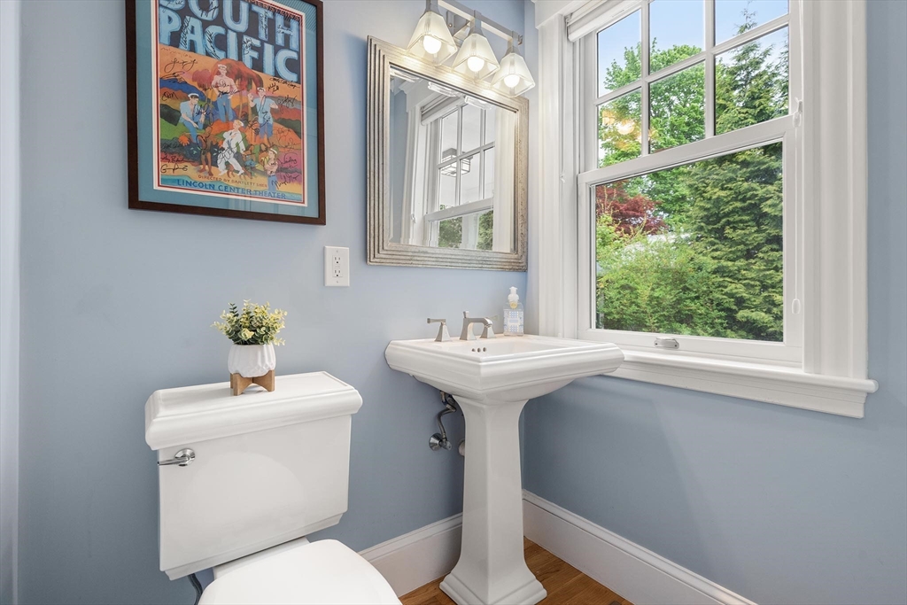 799 Commonwealth Avenue, Newton, MA Photo #17