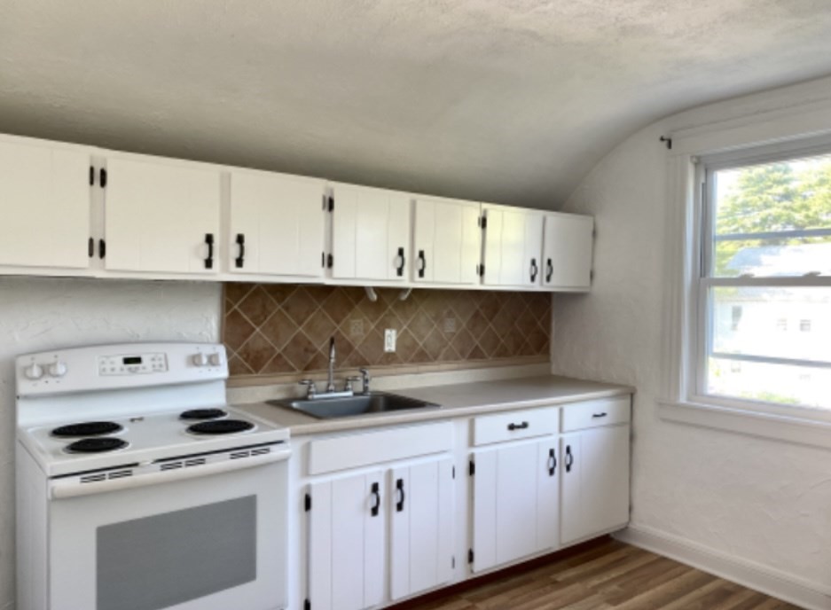 337 Village St 3