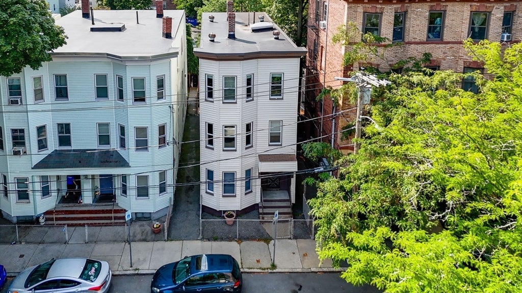 98 Willow Street