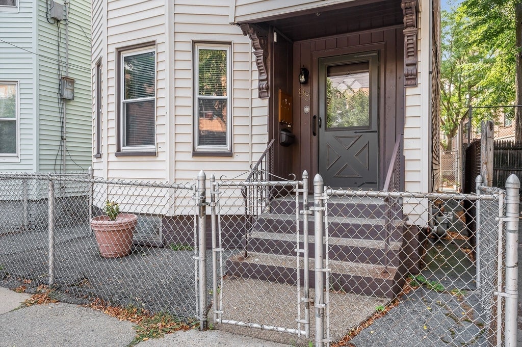 98 Willow Street