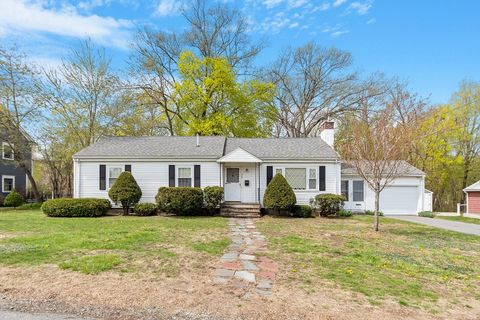 32 Linwood Street Chelmsford MA 01824