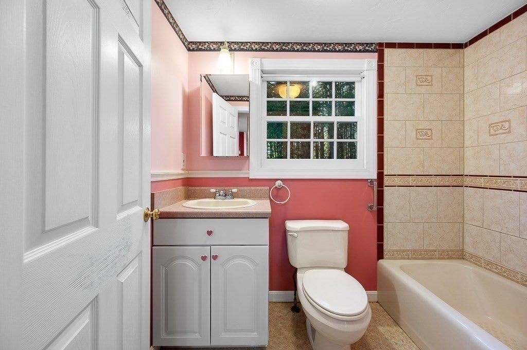 27 Grimes Rd, Hubbardston, MA, 27 Grimes Rd, Hubbardston, MA Photo #17