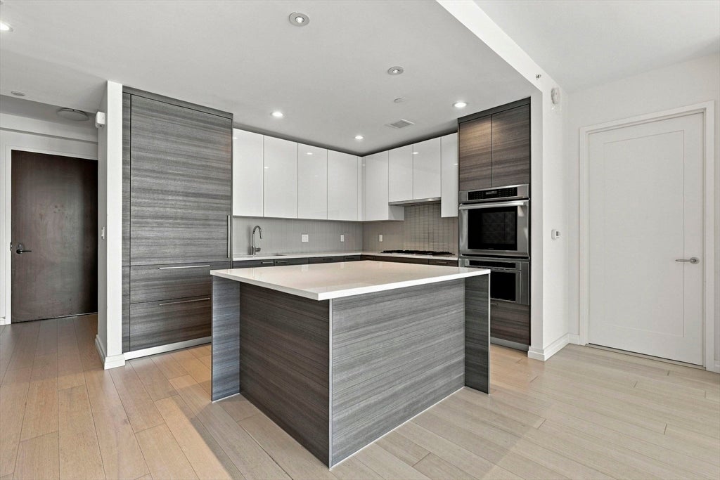 1 Franklin Street #3107