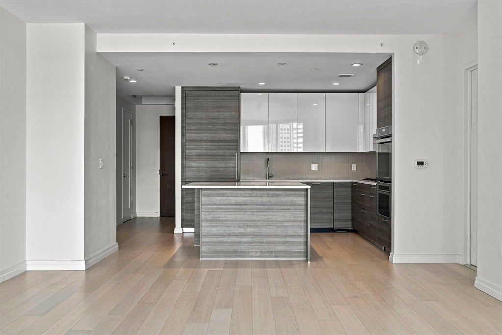 1 Franklin Street #3107