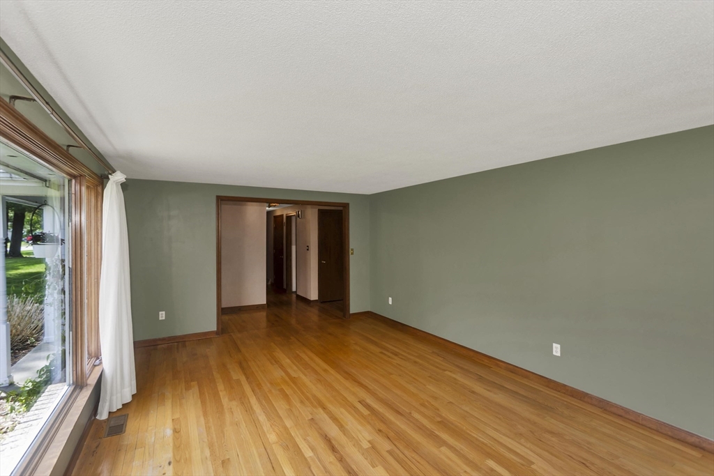 45 Woodcliff Dr, Westfield, MA, 45 Woodcliff Dr, Westfield, MA Photo #11