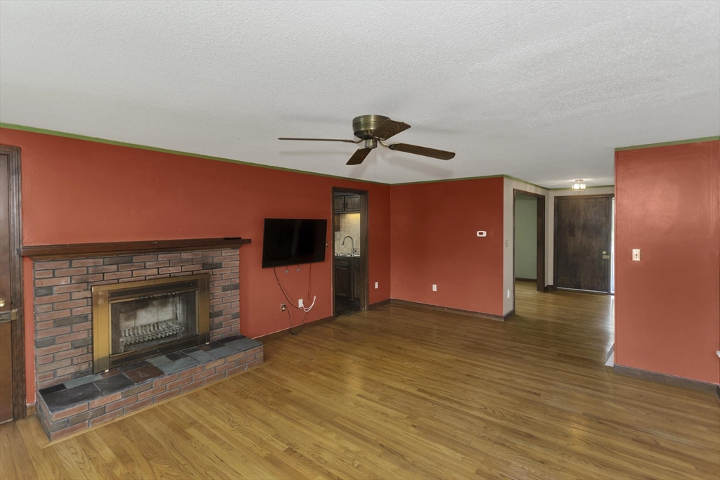 45 Woodcliff Dr, Westfield, MA, 45 Woodcliff Dr, Westfield, MA Photo #8