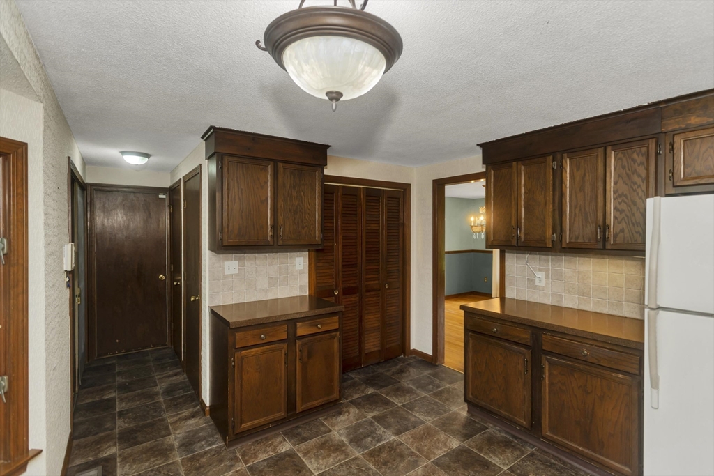 45 Woodcliff Dr, Westfield, MA, 45 Woodcliff Dr, Westfield, MA Photo #5