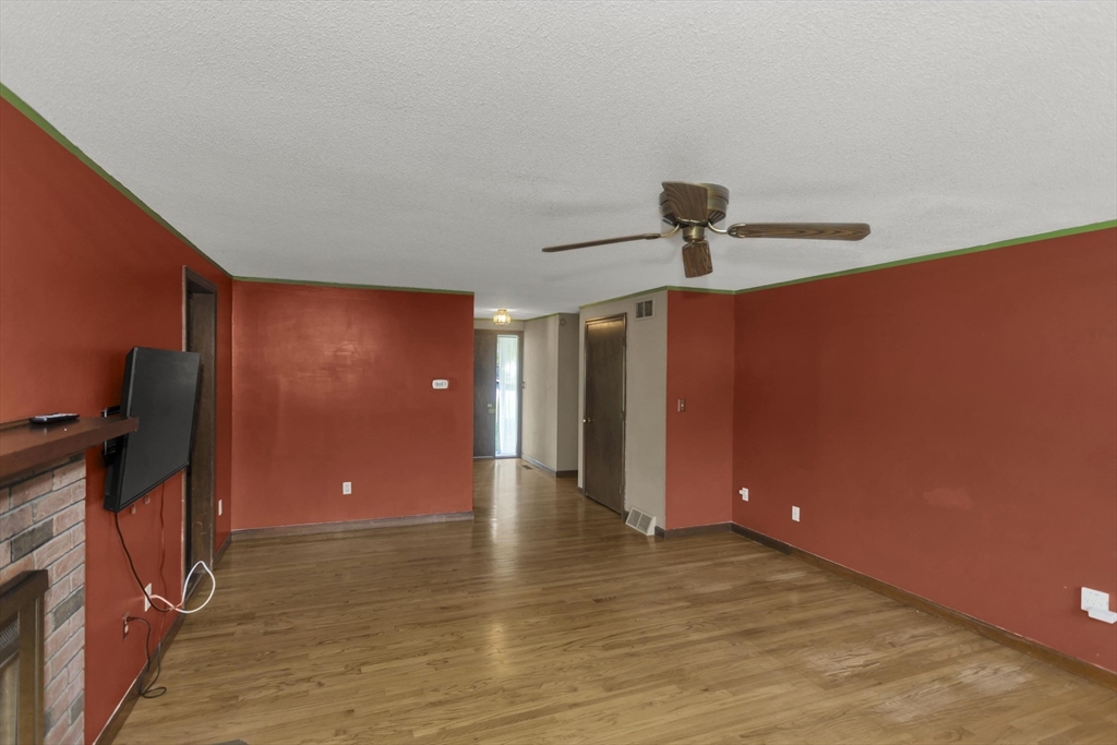 45 Woodcliff Dr, Westfield, MA, 45 Woodcliff Dr, Westfield, MA Photo #9