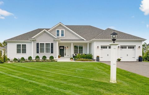 10 Shagbark Cir Mattapoisett MA 02739