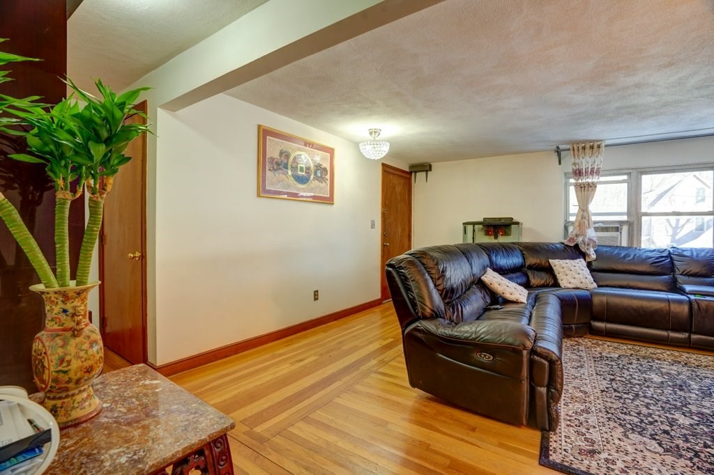 363-365 Linwood Ave 363