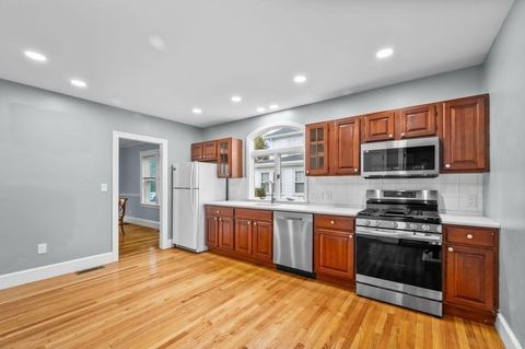 25 Tedesco St Marblehead MA 01945