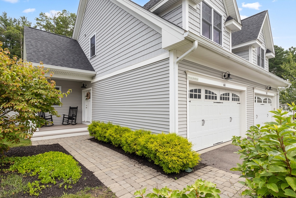 40 Lakepoint Way 40