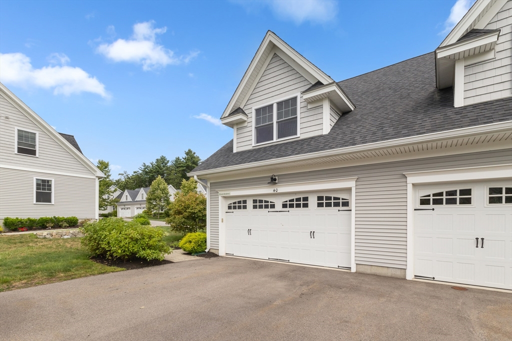 40 Lakepoint Way 40