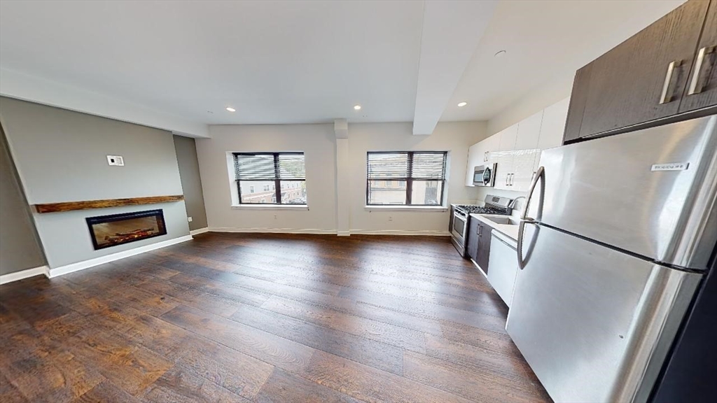 Click for 61 Washington St #1, Weymouth, MA slideshow