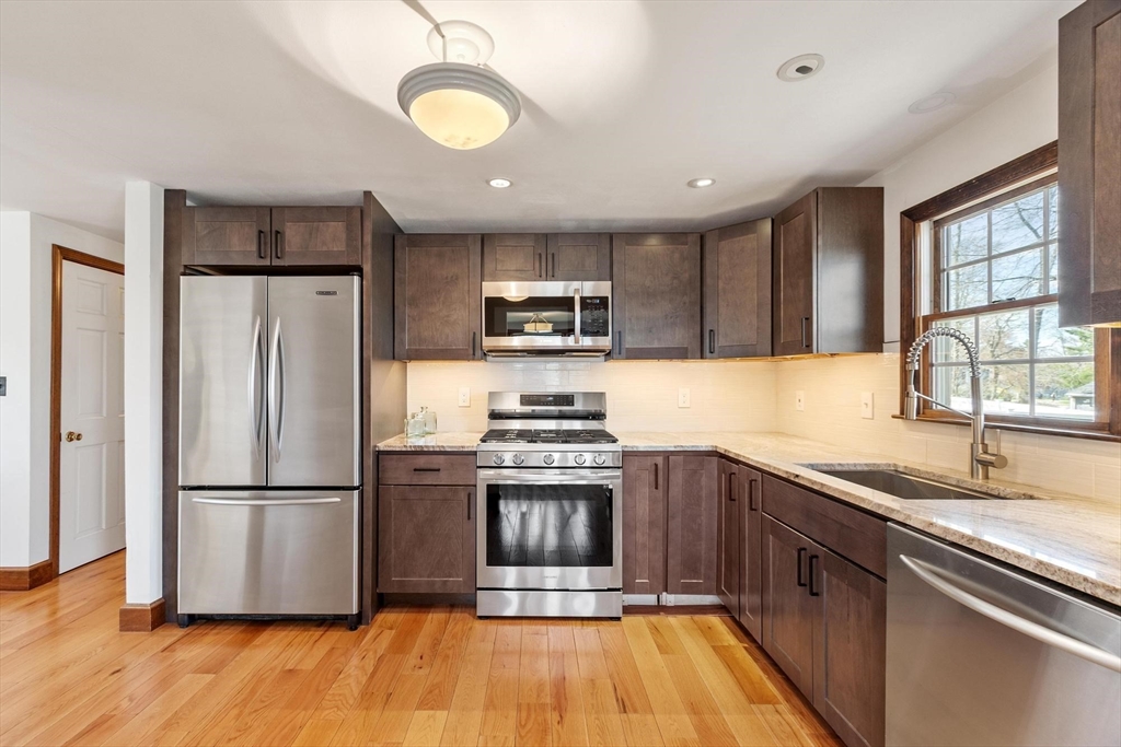 53 Longfellow Dr