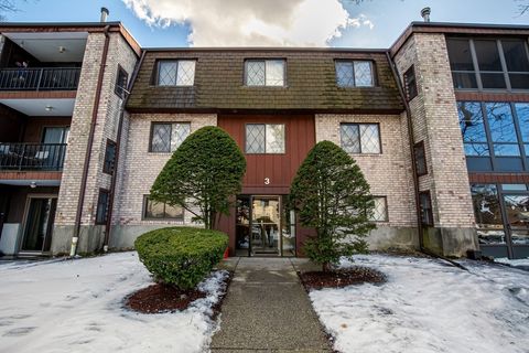 Photo of 3 Greenbriar Dr #106, North Reading, MA 01864 (MLS # 73481098)