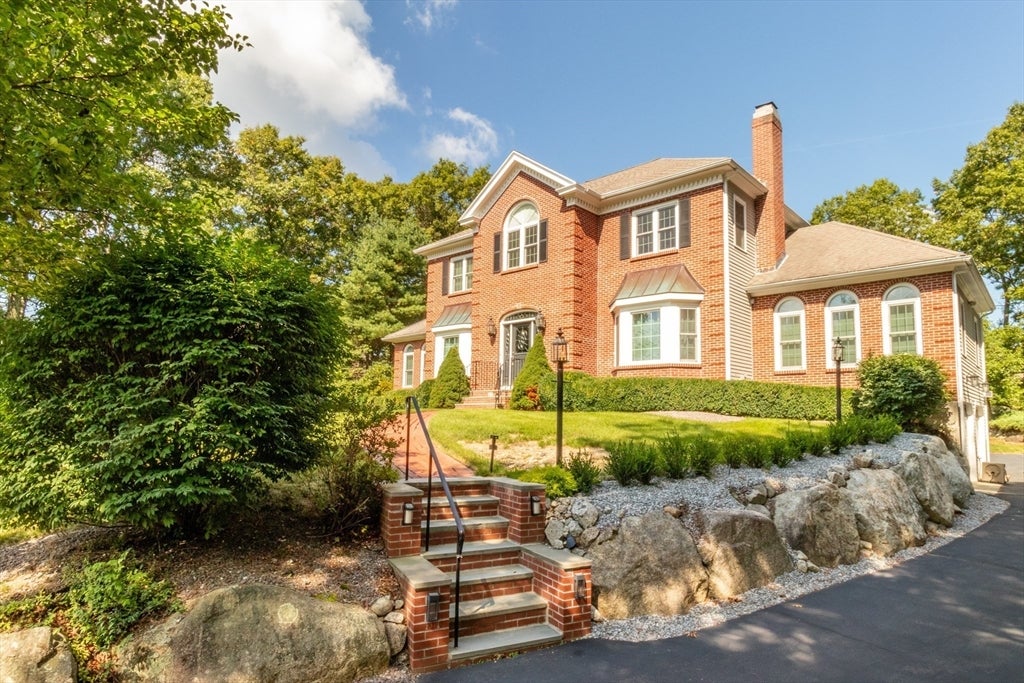 25 Windsor Dr