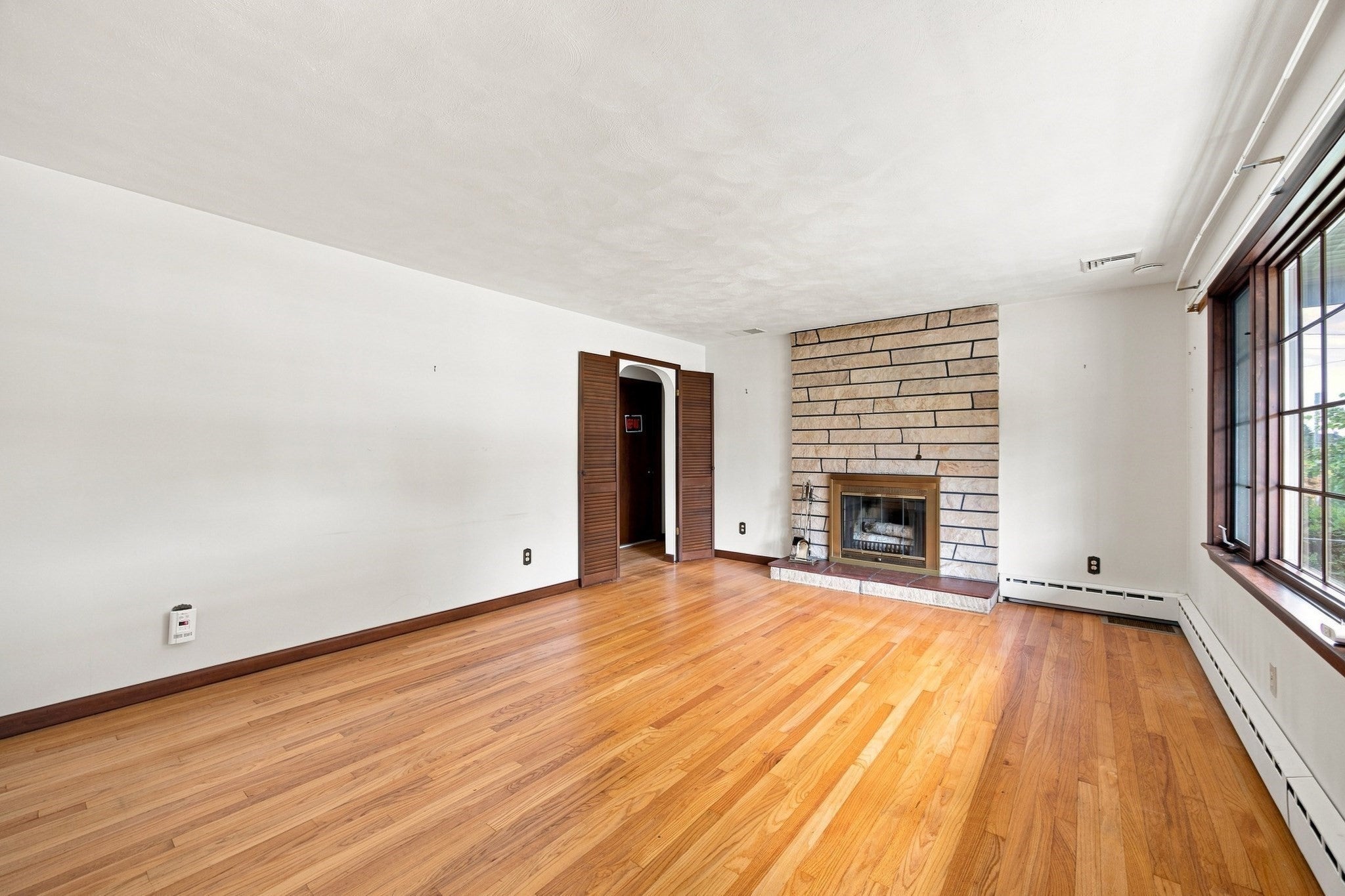 37 Charles Hill Rd