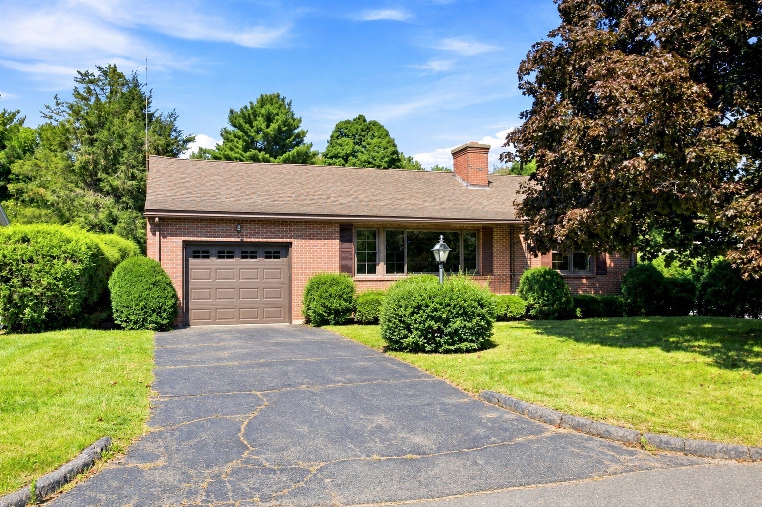 Photo of 37 Charles Hill Rd, Holyoke, MA