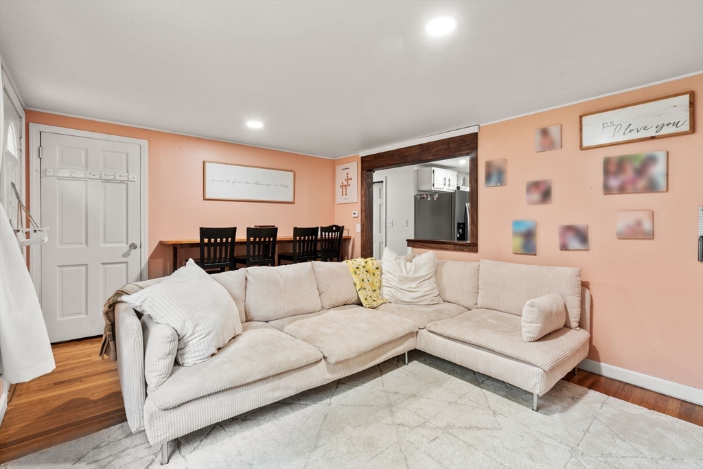 17 Center Hill Rd