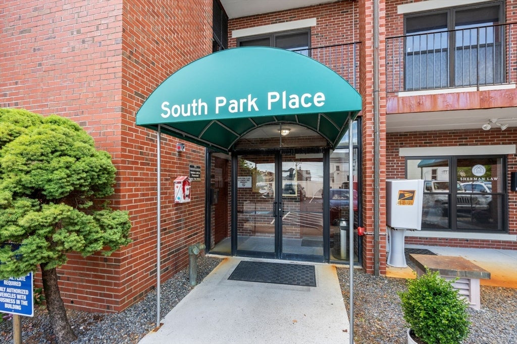 95 Court St 19, Plymouth MA 02360