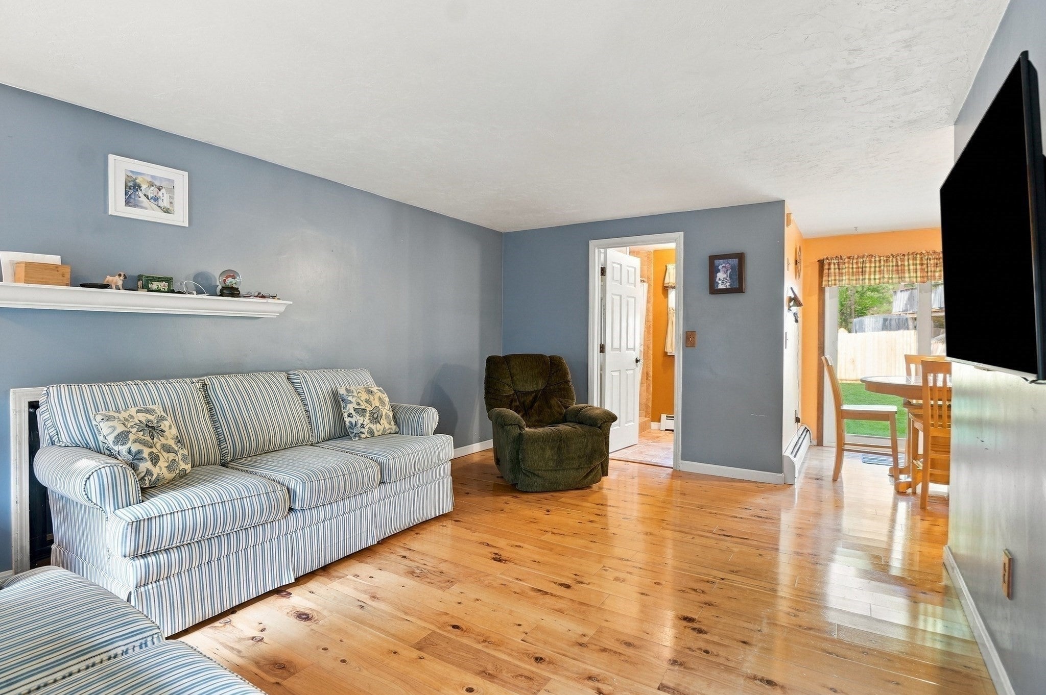10 Flaxfield Road, Dudley, MA Photo #5