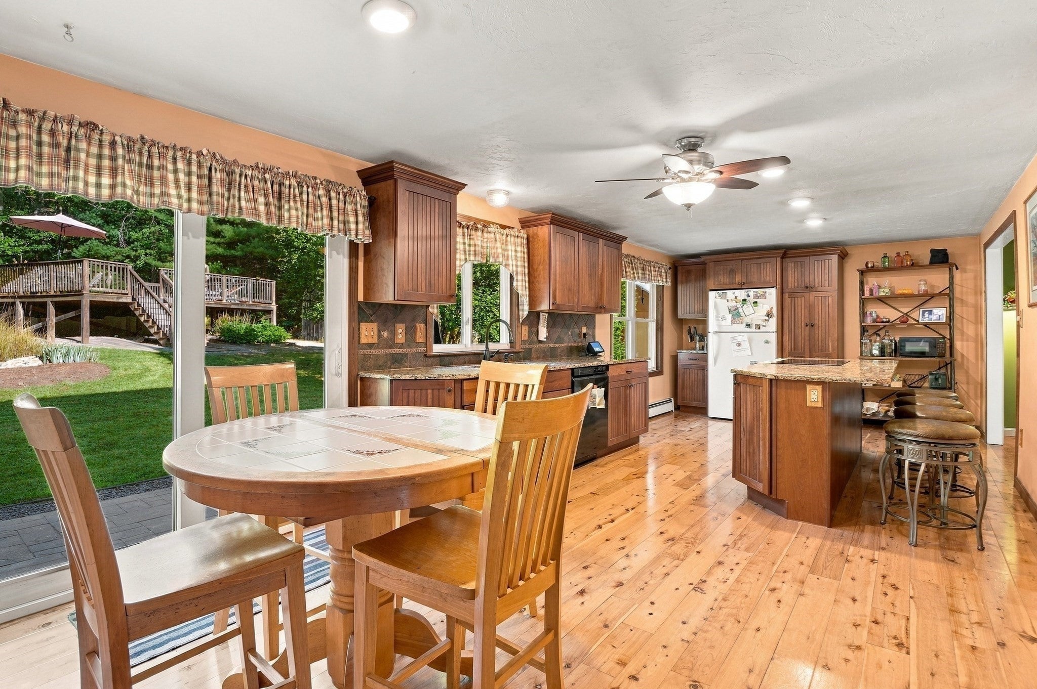 10 Flaxfield Road, Dudley, MA Photo #3