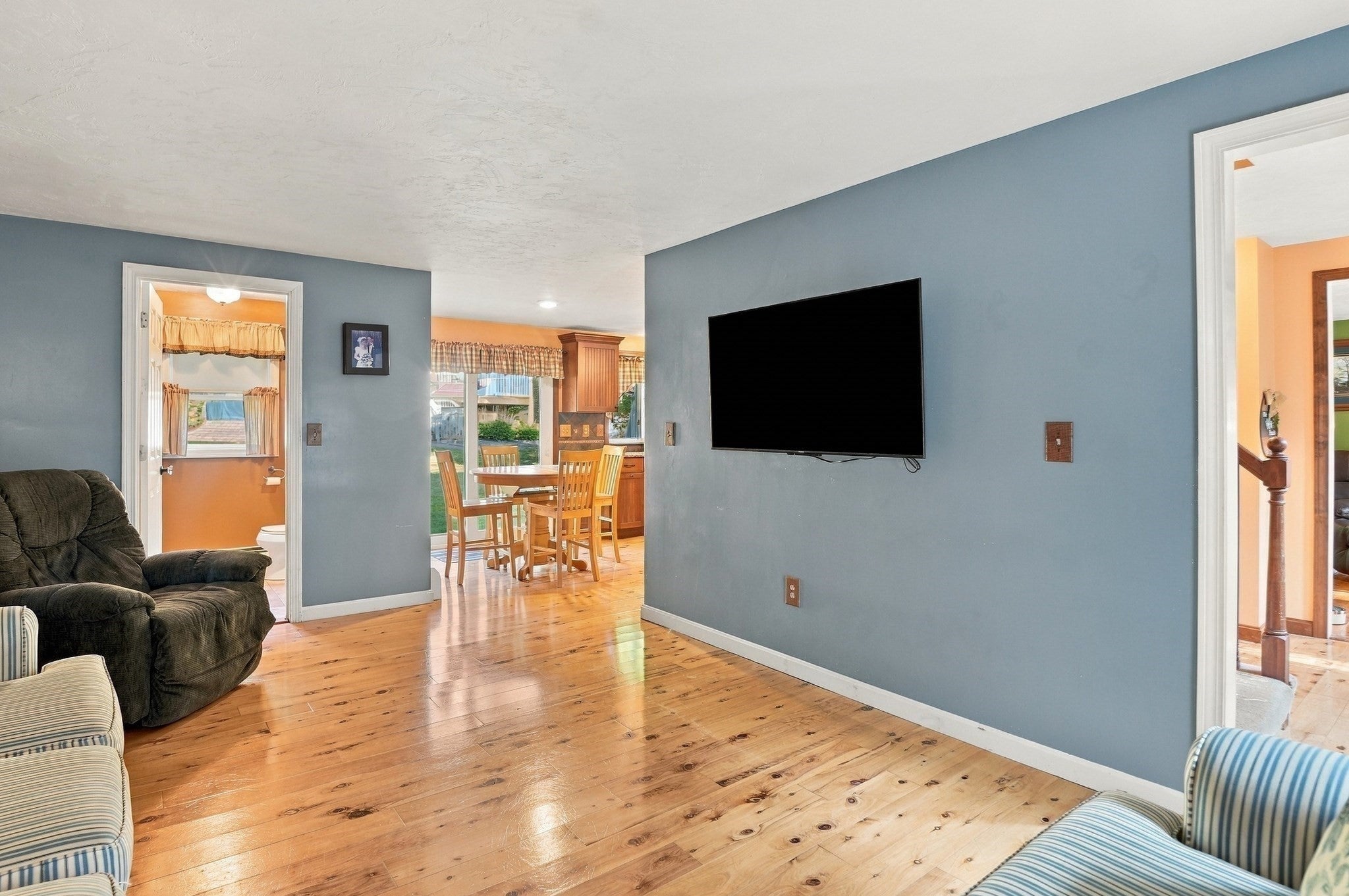 10 Flaxfield Road, Dudley, MA Photo #12