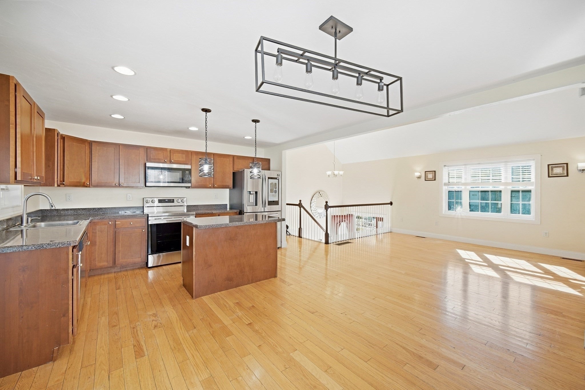 39 Mulberry St, Brockton, MA, 39 Mulberry St, Brockton, MA Photo #3