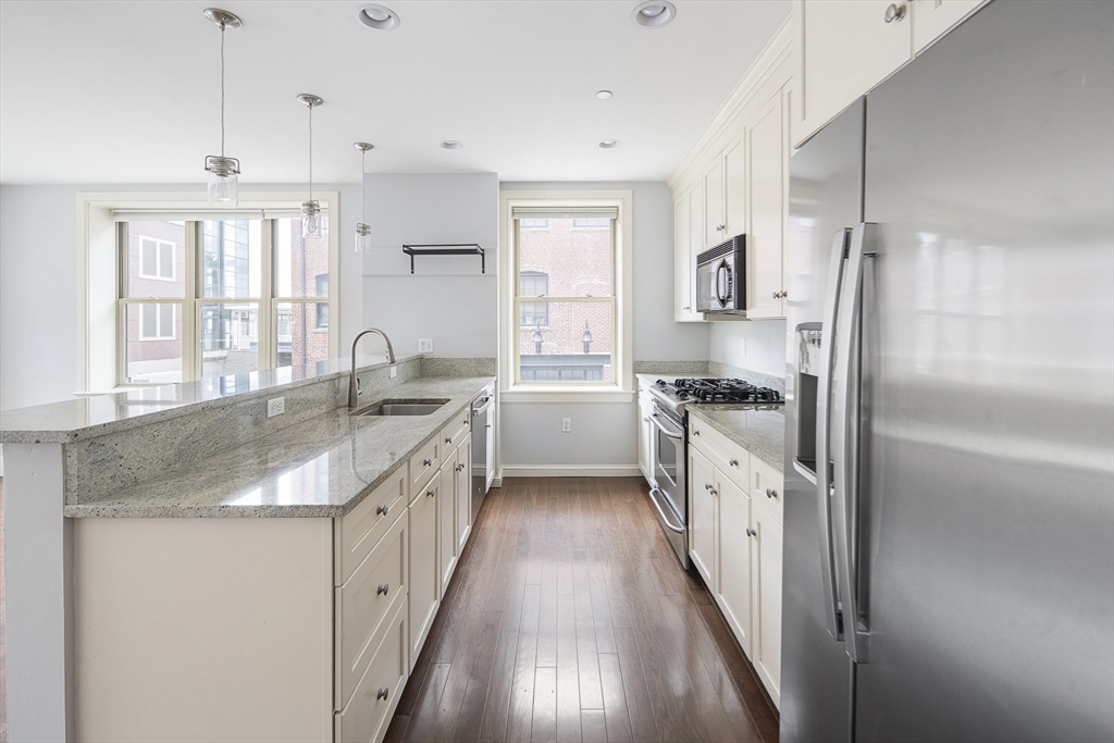 116-128 Rantoul Street 109