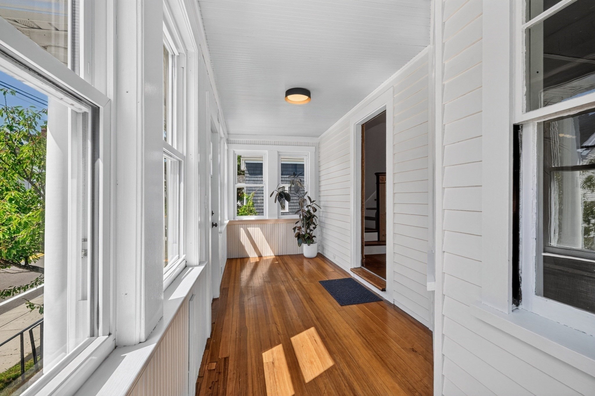 24 Bussey St