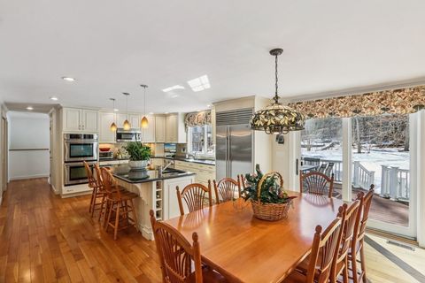 11 Thaxton Rd Beverly MA 01915