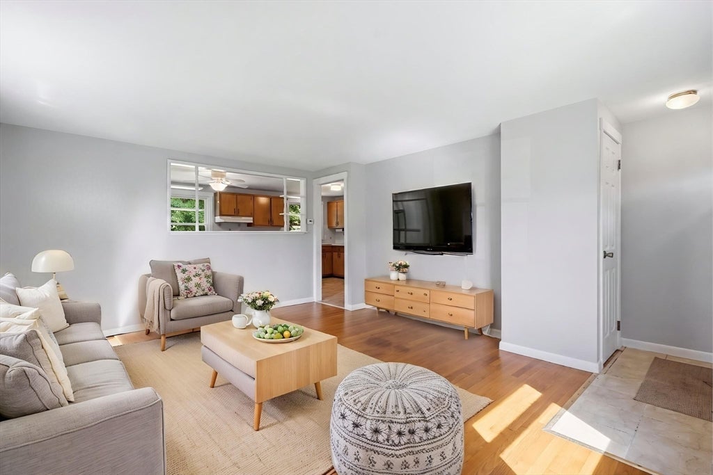 300 Newhouse St, Springfield, MA, 300 Newhouse St, Springfield, MA Photo #5