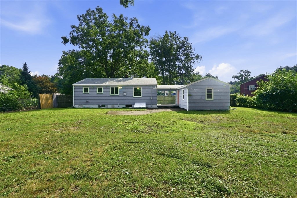 300 Newhouse St, Springfield, MA, 300 Newhouse St, Springfield, MA Photo #23