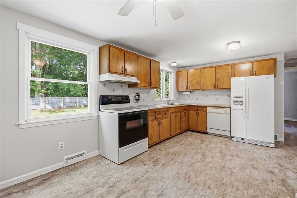 300 Newhouse St, Springfield, MA, 300 Newhouse St, Springfield, MA Photo #8
