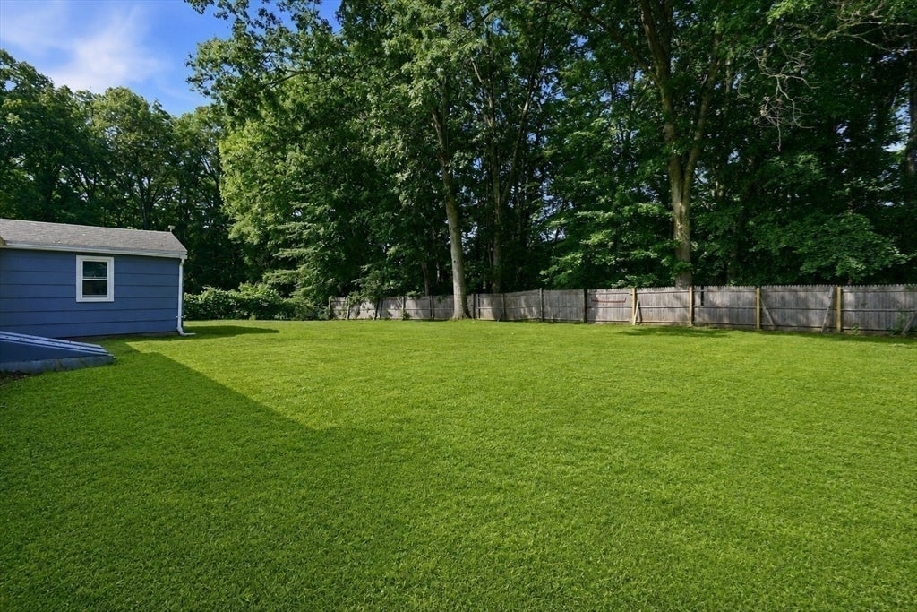 300 Newhouse St, Springfield, MA, 300 Newhouse St, Springfield, MA Photo #22