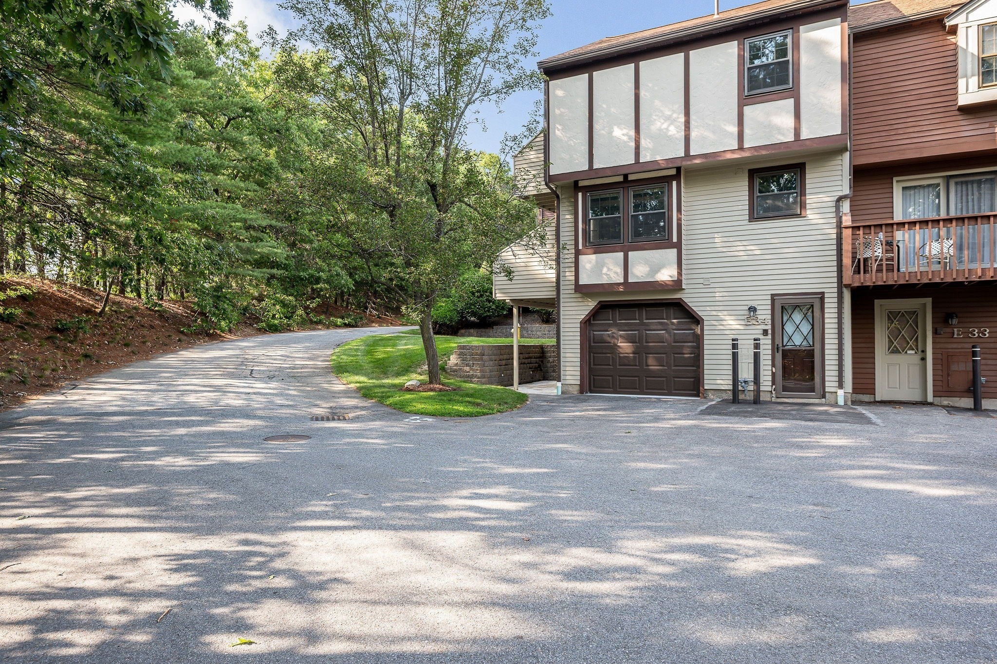 Photo of 34 Scotty Hollow Dr, Chelmsford, MA