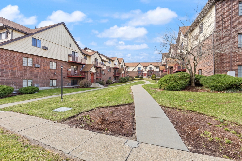 1 Royal Crest Dr #3, Randolph, MA Photo #18