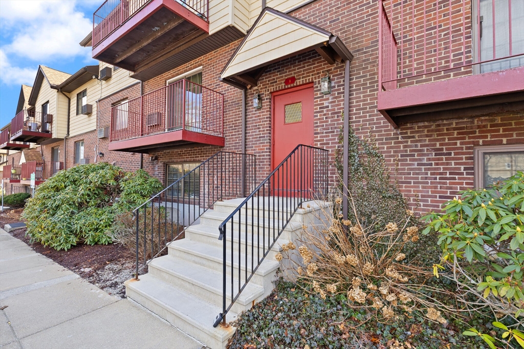 1 Royal Crest Dr #3, Randolph, MA Photo #16