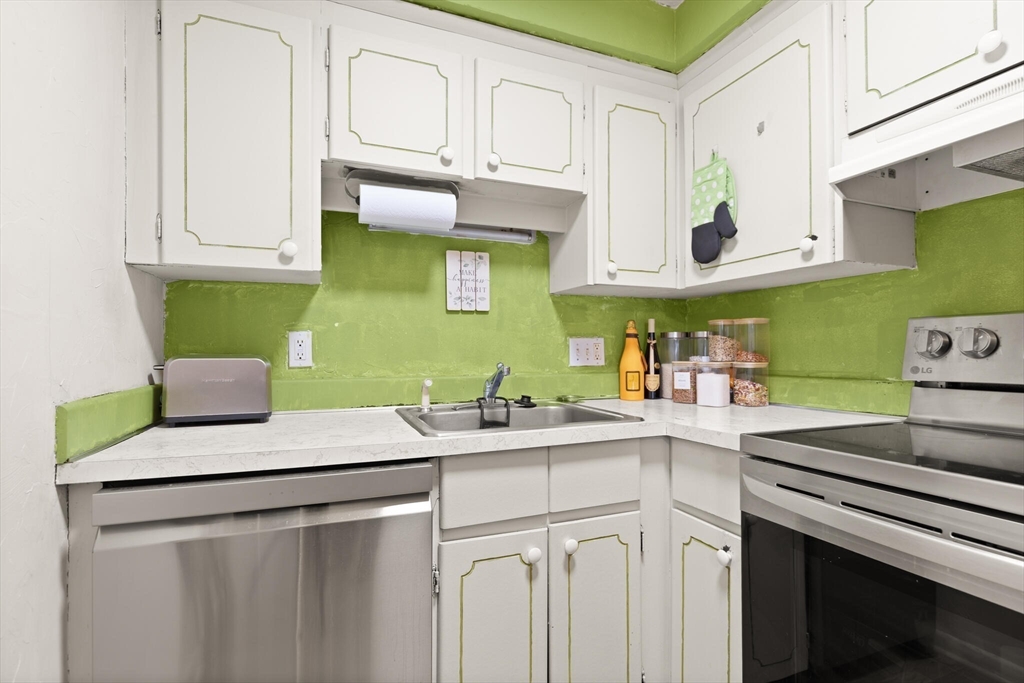 1 Royal Crest Dr #3, Randolph, MA Photo #9