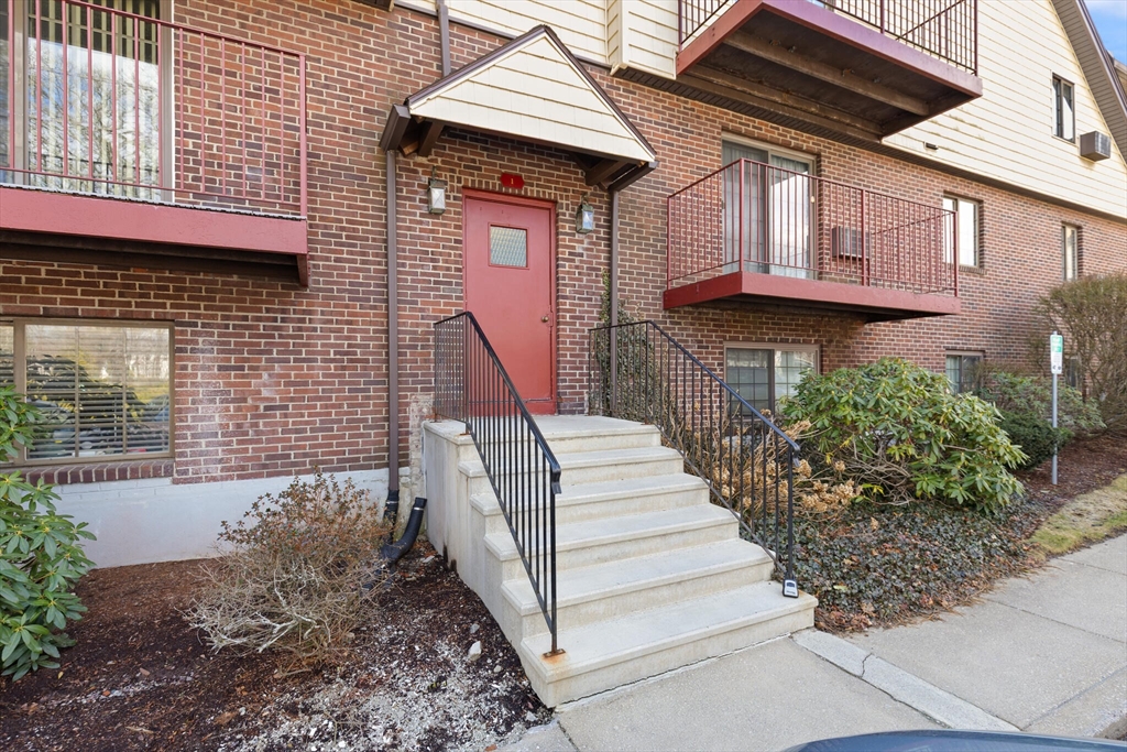 1 Royal Crest Dr #3, Randolph, MA Photo #17