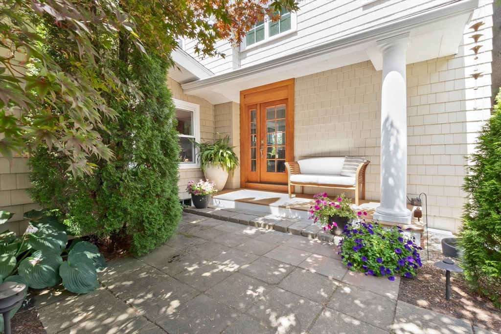 11 Beacon St