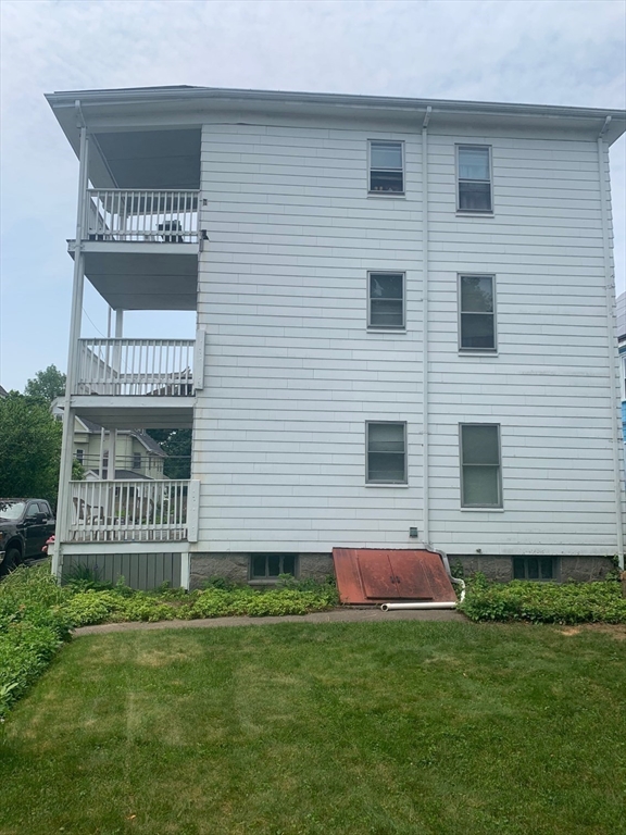 35 Ellis St