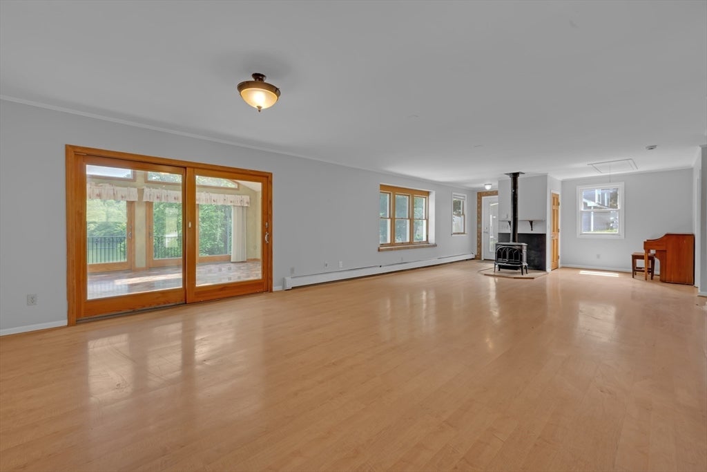 19 Crocker Ave, Lunenburg, MA, 19 Crocker Ave, Lunenburg, MA Photo #10