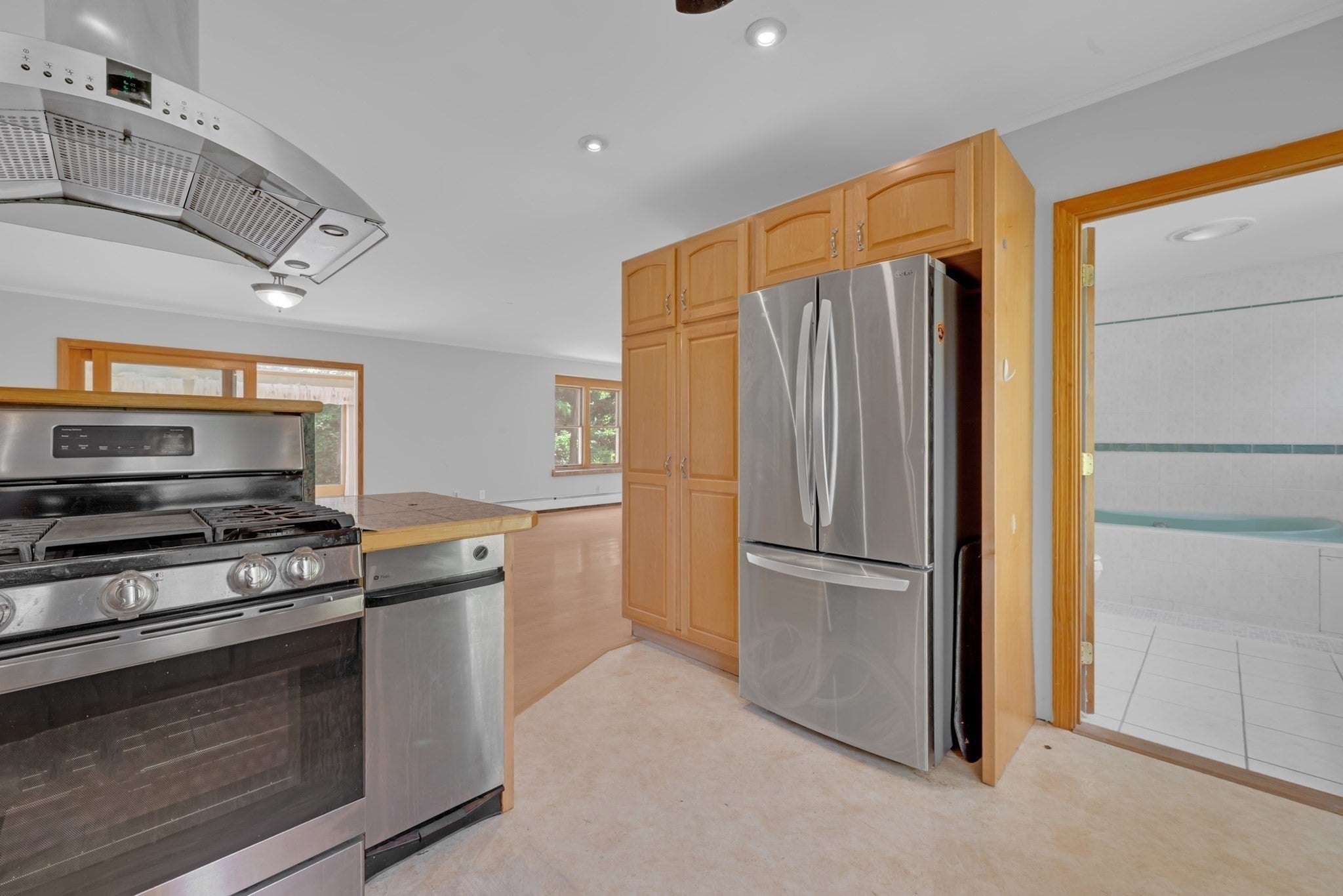 19 Crocker Ave, Lunenburg, MA, 19 Crocker Ave, Lunenburg, MA Photo #14