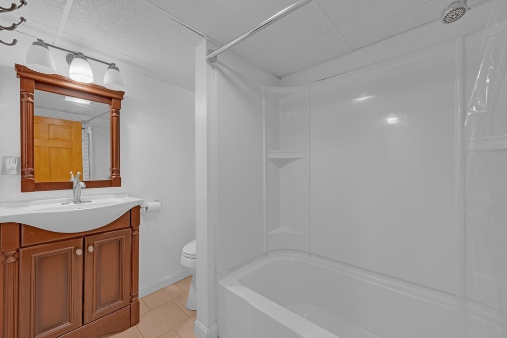 19 Crocker Ave, Lunenburg, MA, 19 Crocker Ave, Lunenburg, MA Photo #22