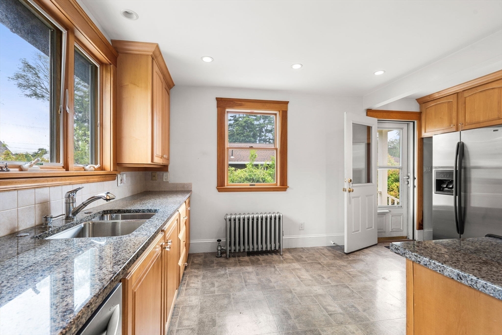 8 Auburn Rd