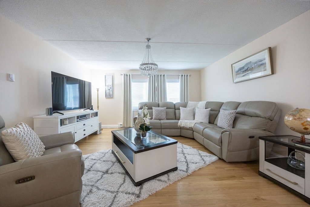 28 Faxon St 10