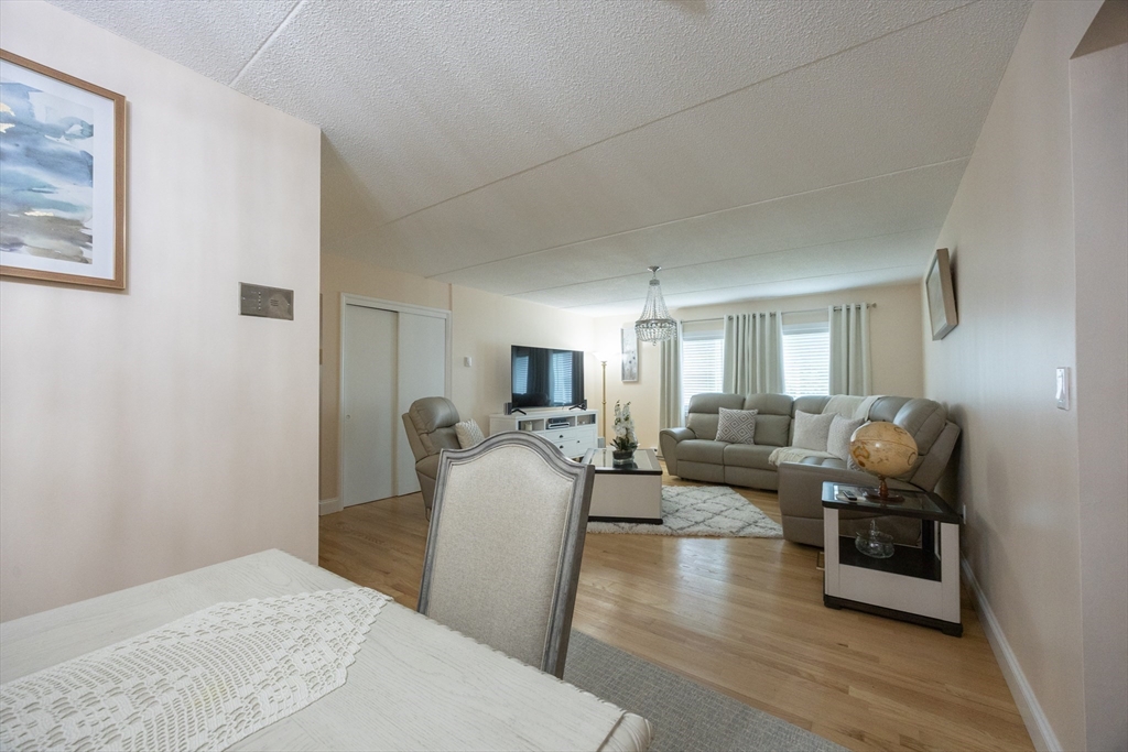 28 Faxon St 10