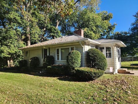 53 Holden St Springfield MA 01119